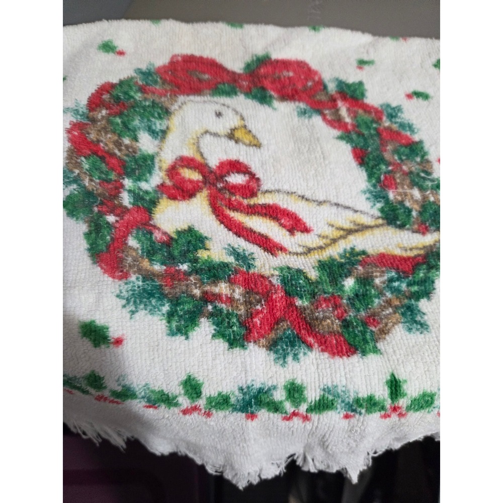 Vintage Christmas Goose Wreath Hand Towel White Cotton Fringed Holiday Decor